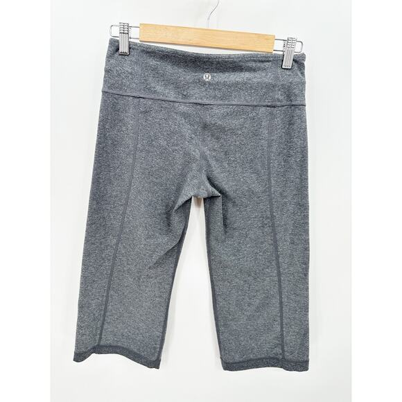 Lululemon Grey Flare Leg Cropped Pull On Activewear Capri Pants Women's Size 4 - Picture 2 of 6